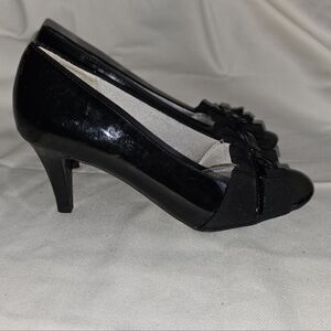 LifeStride Black Open Toe Heels Pumps sz 7.5M Ruffle/Bow Man made materials